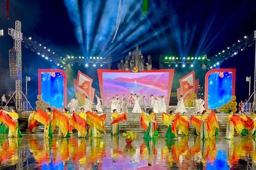 Tuyên Quang: Nhiều địa phương tổ chức Chương trình nghệ thuật kỷ niệm 96 năm Ngày thành lập Đảng Cộng sản Việt Nam