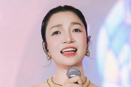 Phạm Thu Hà và 40 nghệ sĩ hát nhạc dành cho lễ tình nhân