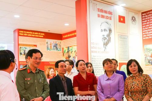 Ngày hội của toàn dân qua trưng bày tài liệu bầu cử ở Gia Lai
