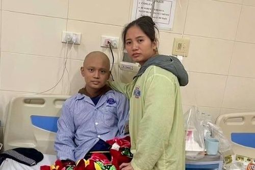 Ung thư xương ập đến, cậu bé 16 tuổi ở Nghệ An dang dở giấc mơ sân cỏ