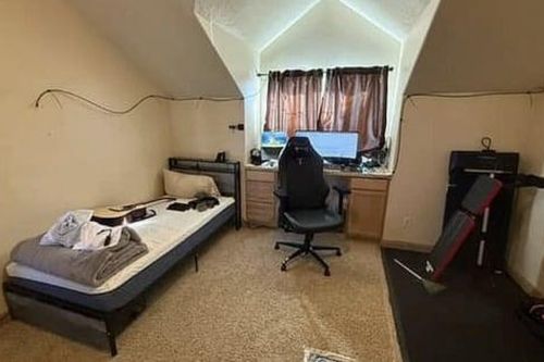 Người đàn ông tự nhốt mình trong phòng suốt một năm để 'đại tu' sức khỏe