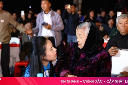 Xúc động chương trình 'Tết tri ân liệt sĩ'