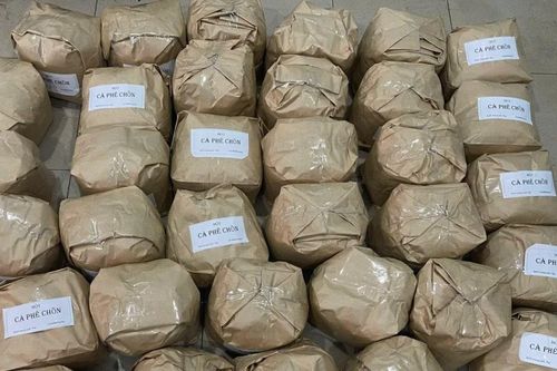 TP Hồ Chí Minh: Tạm giữ nhiều mỹ phẩm, thực phẩm '3 không' chào bán trên mạng