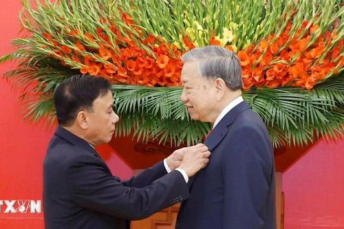 Lễ trao Huy hiệu 45 năm tuổi Đảng tặng Tổng Bí thư Tô Lâm