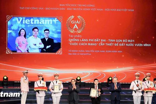 Toàn cảnh Lễ trao Giải Búa liềm Vàng lần thứ X năm 2025