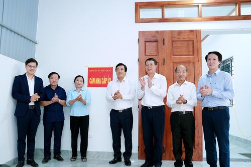 Ấm lòng dân trong những 'Căn nhà cấp ủy' - Bài 1: Niềm vui của nhiều đảng viên trước thềm năm mới
