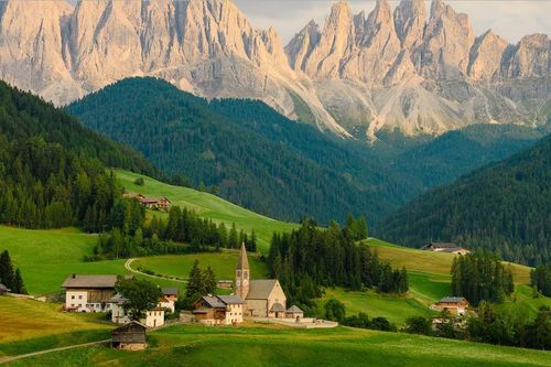 Ngôi làng ở Italy hạn chế du khách đến nhà thờ 'triệu like'