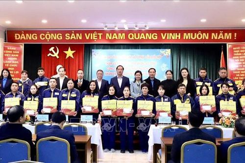 Chăm lo Tết cho gia đình chính sách, người có công và công nhân