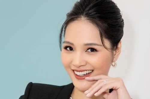 'Hoa hậu đẹp nhất châu Á': Hôn nhân yên ấm, viên mãn ở tuổi U40