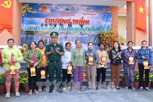 'Xuân Biên phòng' ấm áp nghĩa tình nơi biên cương An Giang