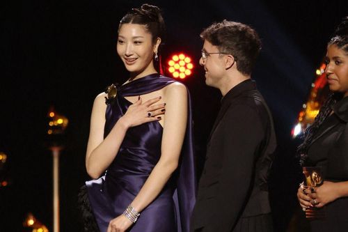Kèn vàng GRAMMY đầu tiên cho Kpop: Cột mốc lịch sử hay chiến thắng gây tranh luận?