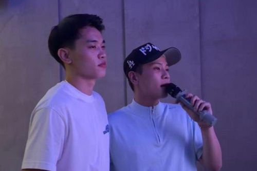 'Kiếp nạn' của nam ca sĩ nổi tiếng khi chụp ảnh chung với Đình Bắc
