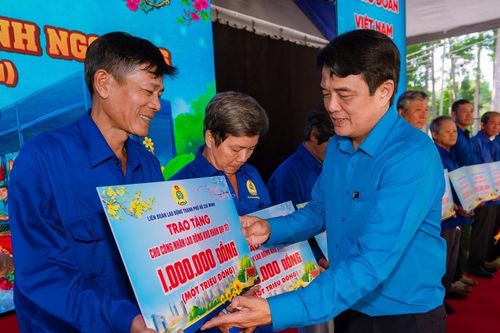 Chuyến bay Công đoàn dự kiến đưa hơn 550 người lao động về quê sum họp