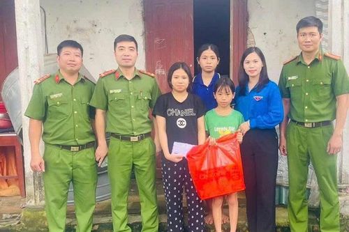 Tết ấm cho em