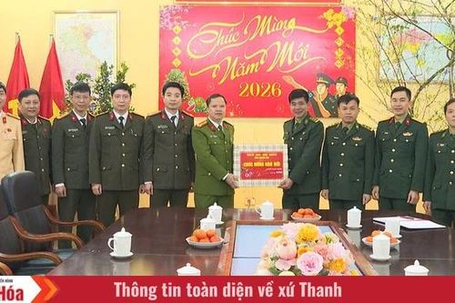 Thăm, tặng quà các gia đình chính sách, người có công nhân dịp Tết Bính Ngọ 2026