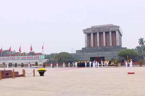 Lãnh đạo Đảng, Nhà nước viếng Lăng Chủ tịch Hồ Chí Minh