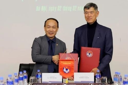VFF gia hạn hợp đồng với GĐKT Koshida Takeshi: Chiến lược dài hạn cho bóng đá Việt Nam