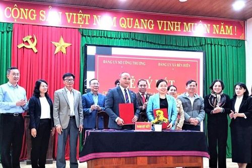 Đảng ủy Sở Công Thương và xã Bến Hiên ký kết hỗ trợ phát triển toàn diện