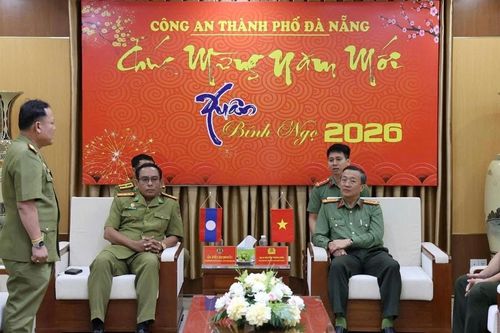 Công an tỉnh Sê Kông (Lào) chúc Tết Công an thành phố Đà Nẵng