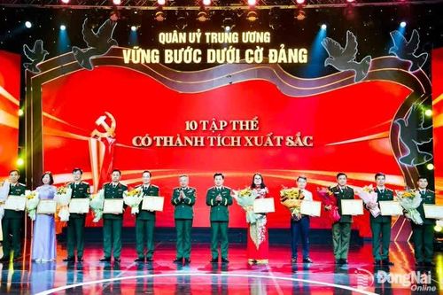 Báo và Phát thanh, Truyền hình Đồng Nai được vinh danh tập thể xuất sắc tại lễ tổng kết, trao giải Cuộc thi viết chủ đề Vững bước dưới cờ Đảng