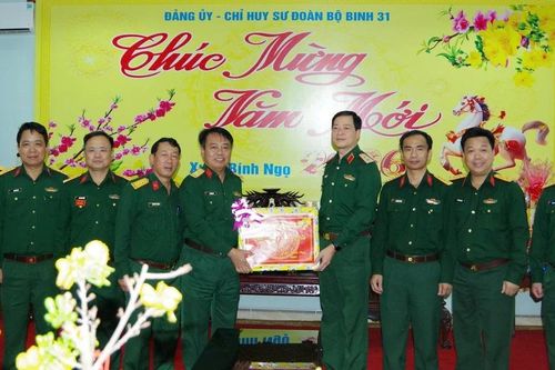 Tư lệnh Quân đoàn 34 kiểm tra công tác sẵn sàng chiến đấu, chúc Tết Sư đoàn 31