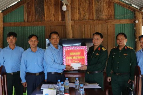 Bộ CHQS tỉnh thăm, chúc Tết các cơ quan, đơn vị