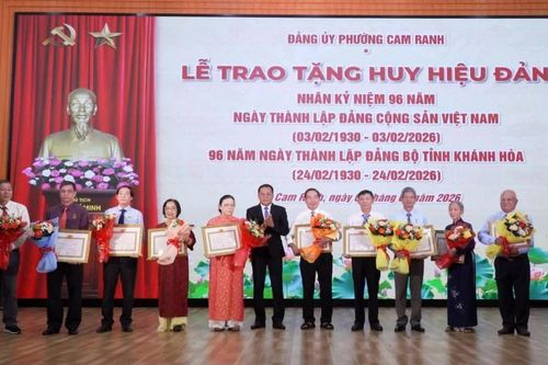 Đảng ủy phường Cam Ranh gặp mặt kỷ niệm 96 năm Ngày thành lập Đảng