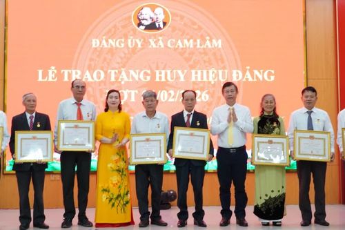 Đảng ủy xã Cam Lâm tổ chức tọa đàm kỷ niệm 96 năm Ngày thành lập Đảng