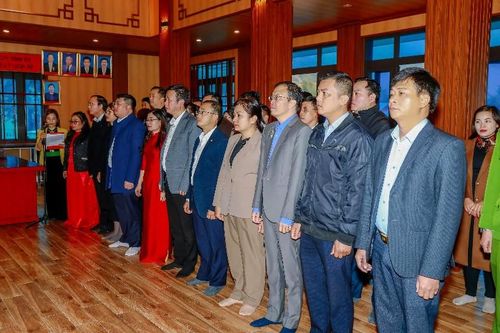 Dâng hương kỷ niệm 96 năm Ngày Thành lập Đảng