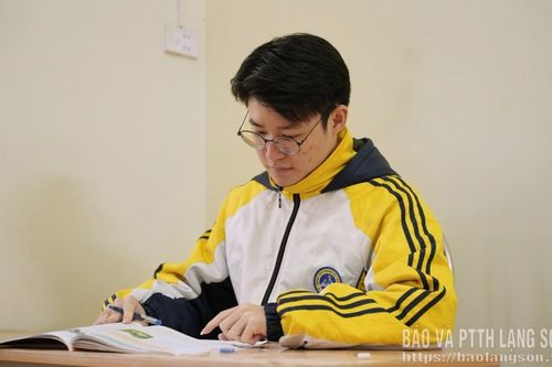 Giỏi từ văn đến sử