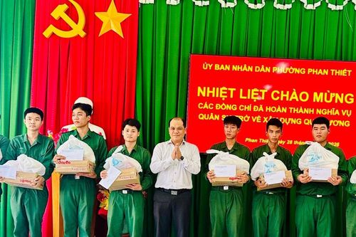 Ấm áp ngày trở về