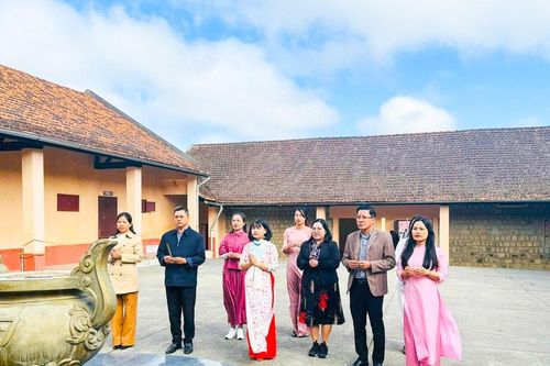 Chi bộ phòng Khoa giáo, Văn hóa - Văn nghệ tổ chức hoạt động về nguồn