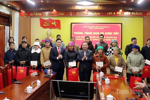 Đoàn đại biểu Quốc hội khóa XV tỉnh thăm, tặng quà Tết Nguyên đán Bính Ngọ 2026 tại xã Tùng Vài và Quản Bạ