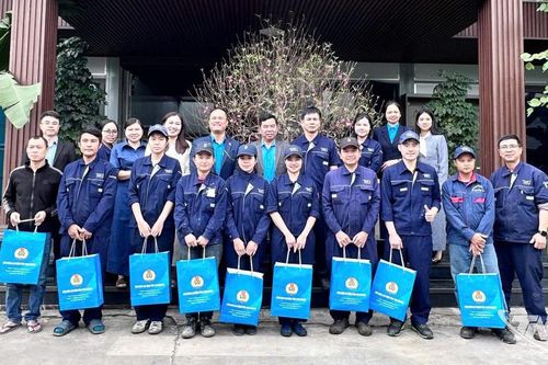 Tết sẻ chia ấm lòng người lao động