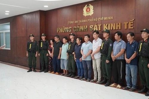 Công an Tp.HCM triệt phá đường dây sản xuất, buôn bán xăng RON A95 giả