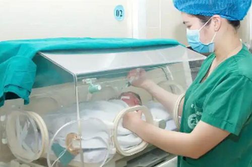 Phú Thọ: Bệnh viện Sản Nhi Vĩnh Phúc cấp cứu thành công trẻ 1 tháng tuổi suy hô hấp, nhiễm khuẩn nặng