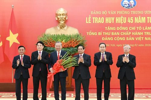 Lễ trao Huy hiệu 45 năm tuổi Đảng tặng Tổng Bí thư Tô Lâm
