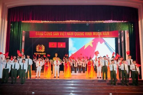 Rực rỡ sắc màu chương trình nghệ thuật 'Mừng Đảng quang vinh - Mừng xuân đất nước'