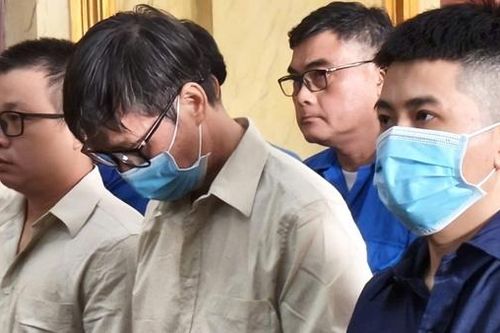 Chia tiền 'cảm ơn' để thông quan hàng nhập lậu