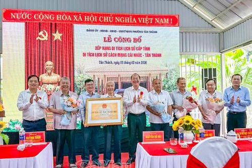 Di tích Lịch sử cách mạng Cái Nhúc - Tân Thành đón nhận Bằng xếp hạng cấp tỉnh