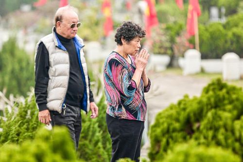 Những lưu ý quan trọng khi đi tảo mộ cuối năm, văn khấn tảo mộ cuối năm