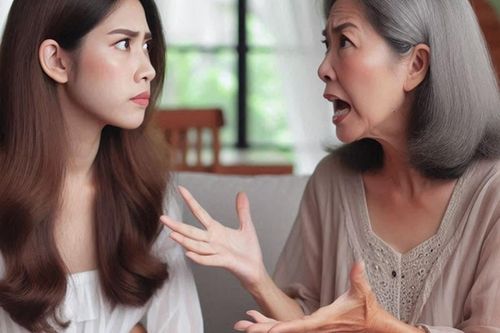 Tôi từ chối chăm cháu, con dâu phán: 'Mẹ làm bà nội kiểu gì thế?'