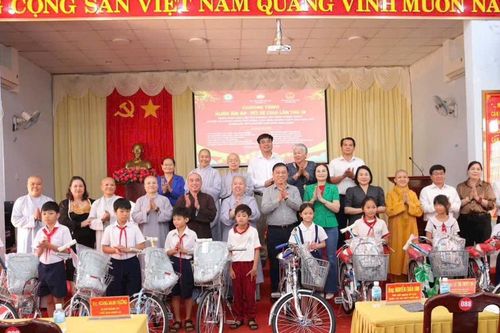 'Xuân ấm áp – Tết sẻ chia'' lần thứ 9: Bền bỉ vì an sinh xã hội, chăm lo Tết cho người nghèo