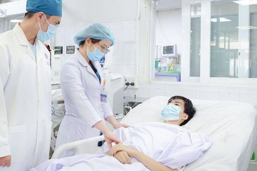 Cứu sống nam thiếu niên bị sốt xuất huyết biến chứng tan huyết cấp hiếm gặp