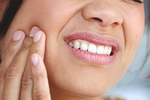 Đau nhức răng liên tục là do đâu?