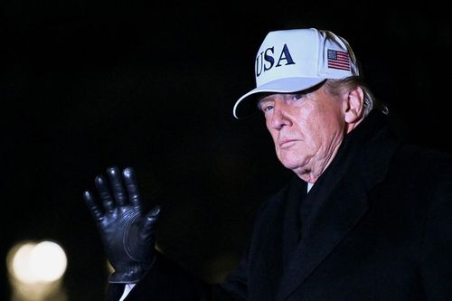 Ngay cả đồng minh châu Âu cũng không thể bênh ông Trump
