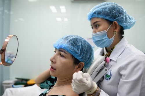 Cảnh quen thuộc ở khoa đẹp nhất Bệnh viện Da liễu TP.HCM