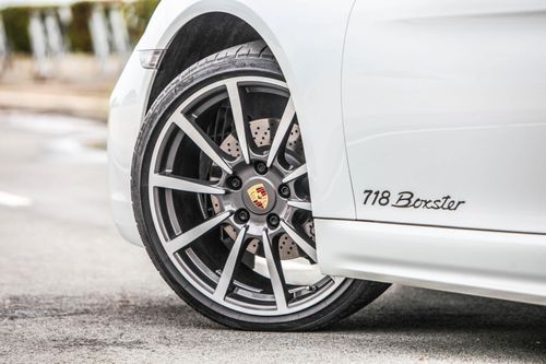 Sẽ không có xe thể thao Porsche chạy điện?