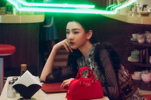 Cuộc đua Tết Bính Ngọ 2026 của Prada, Celine