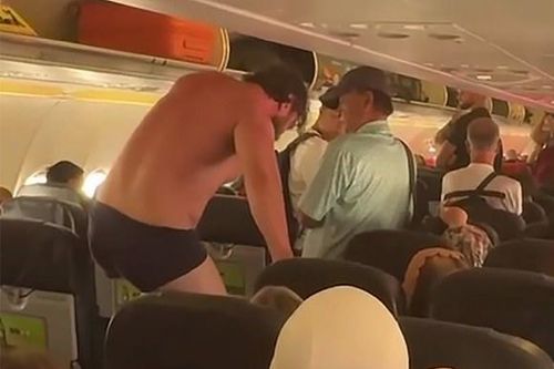 Hành khách kể phút khách Tây dọa nhảy khỏi chuyến bay từ Nha Trang
